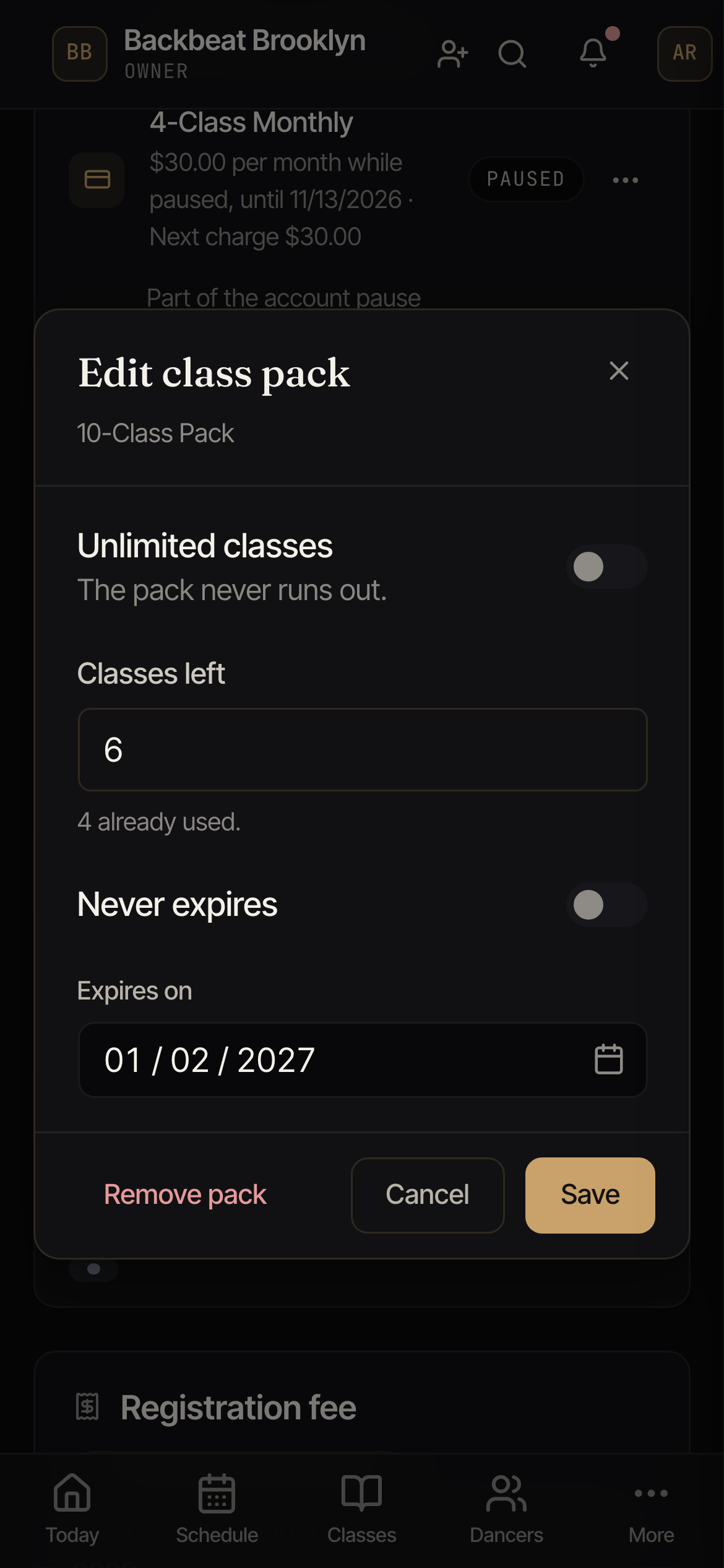 The Edit class pack window with an Unlimited classes switch, a Classes left field, a Never expires switch, an Expires on date, and the Remove pack, Cancel and Save buttons.